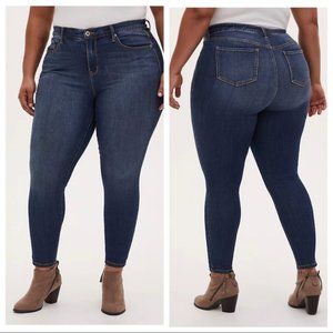 Torrid Sky High Skinny Jeans - Size 24T